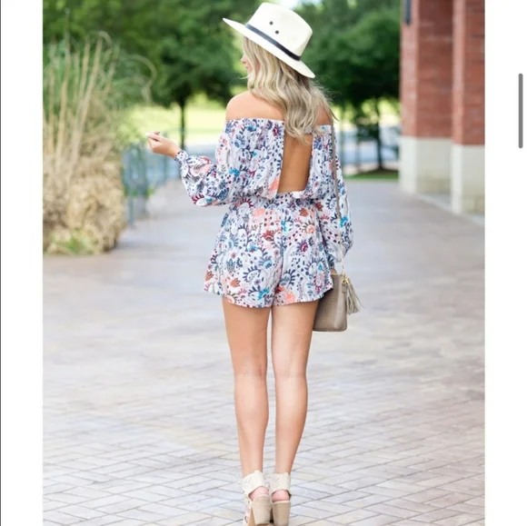 Free People "Pretty and Free" off the shoulder floral romper, size xs - Picture 4 of 10